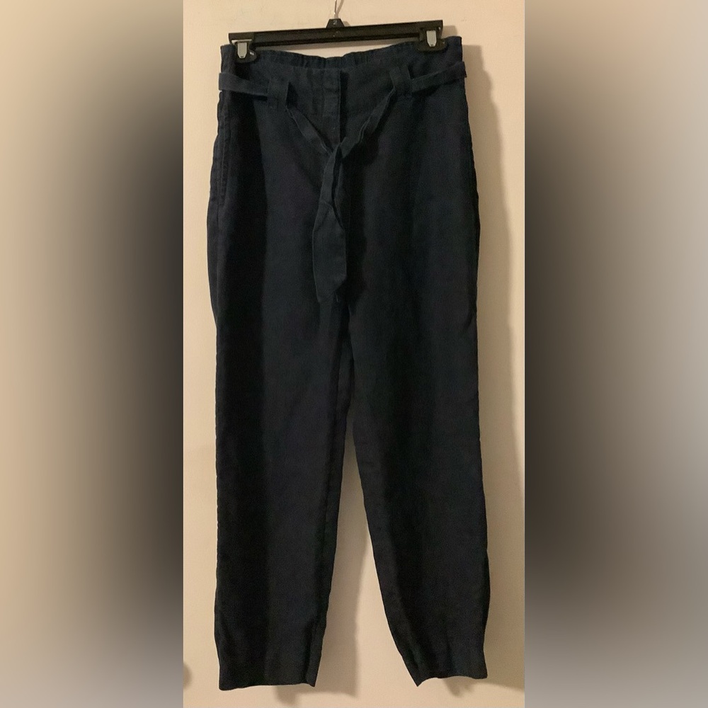 Chico’s Pants 100% Linen Navy Blue Size OO/XS/2x24
Waistband=14.5”
Inseam=24”
